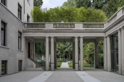 Location elegante con giardino