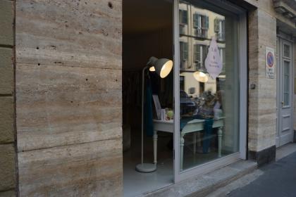 Piccolo temporary in Brera con vetrina