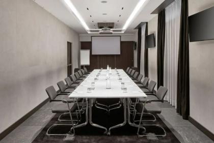 Futuristico hotel con terrazza in Centrale