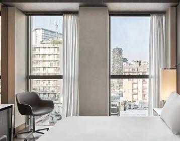 Futuristico hotel con terrazza in Centrale