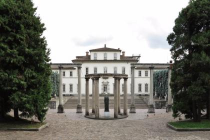Villa d'epoca con giardino