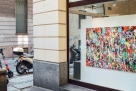 Spazio espositivo con vetrine in zona 5vie