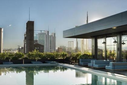 Terrazza con piscina in Monumentale