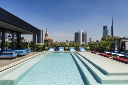 Terrazza con piscina in Monumentale