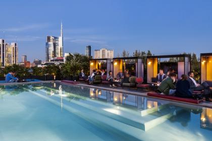 Terrazza con piscina in Monumentale