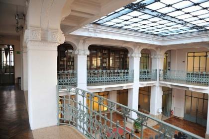 Biblioteca in Centro stile Liberty